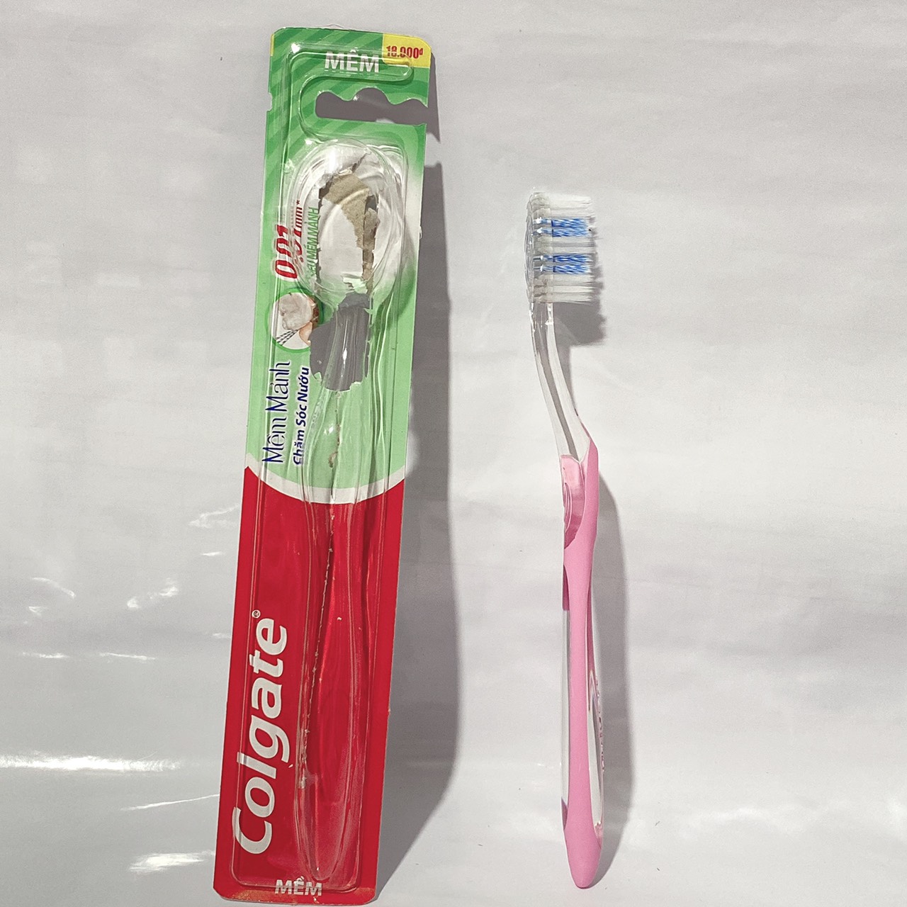 Bàn chải đánh răng Colgate lông mềm mảnh chăm sóc nướu