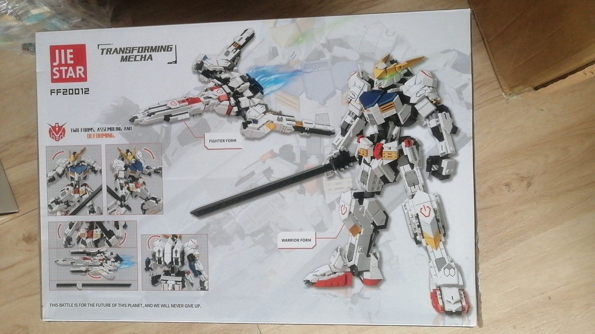 Lắp ráp mô hình gundam 2in1 HG astra red frame flight unit FF20012