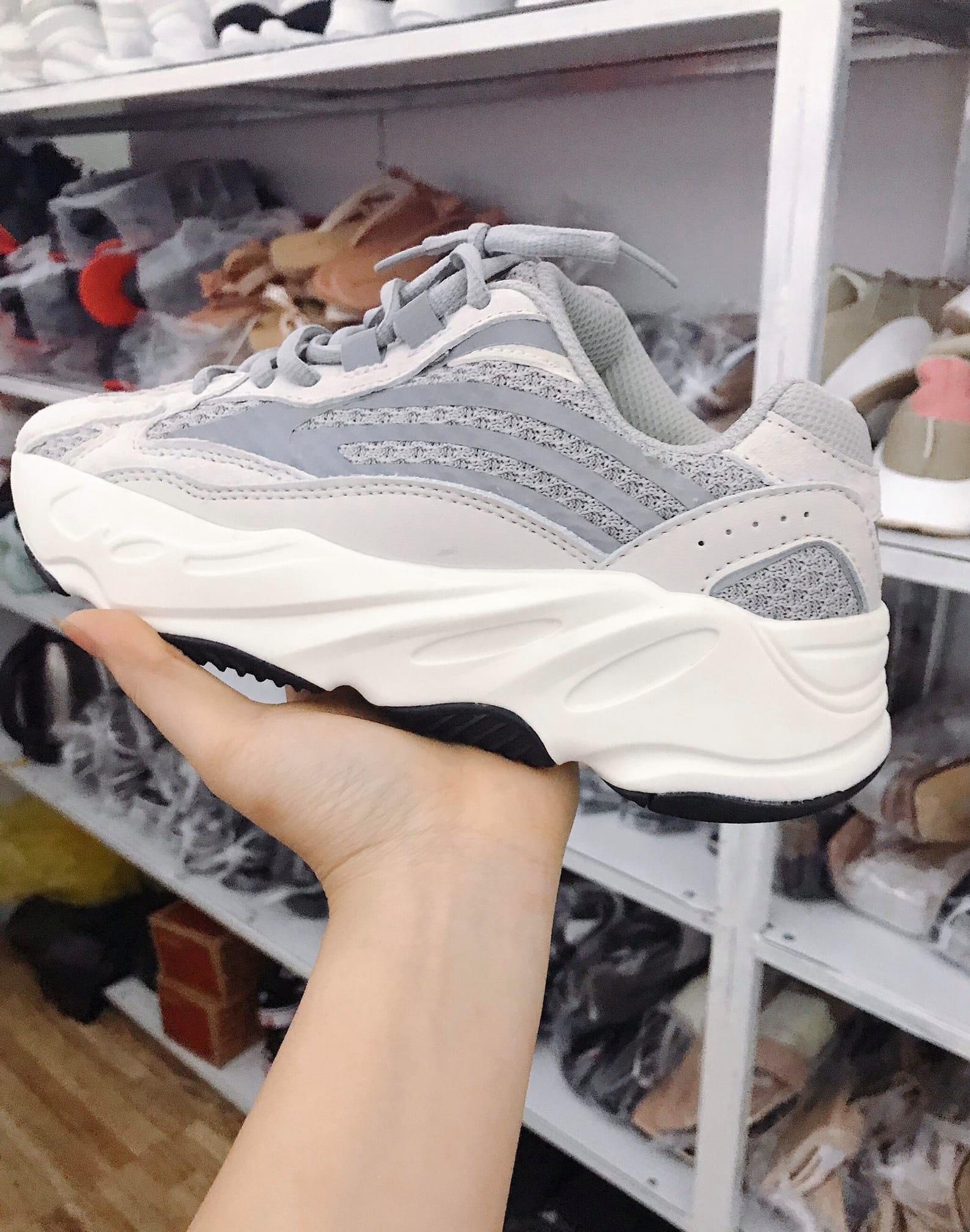 Giày thể thao sneaker nam nữ Boot 700