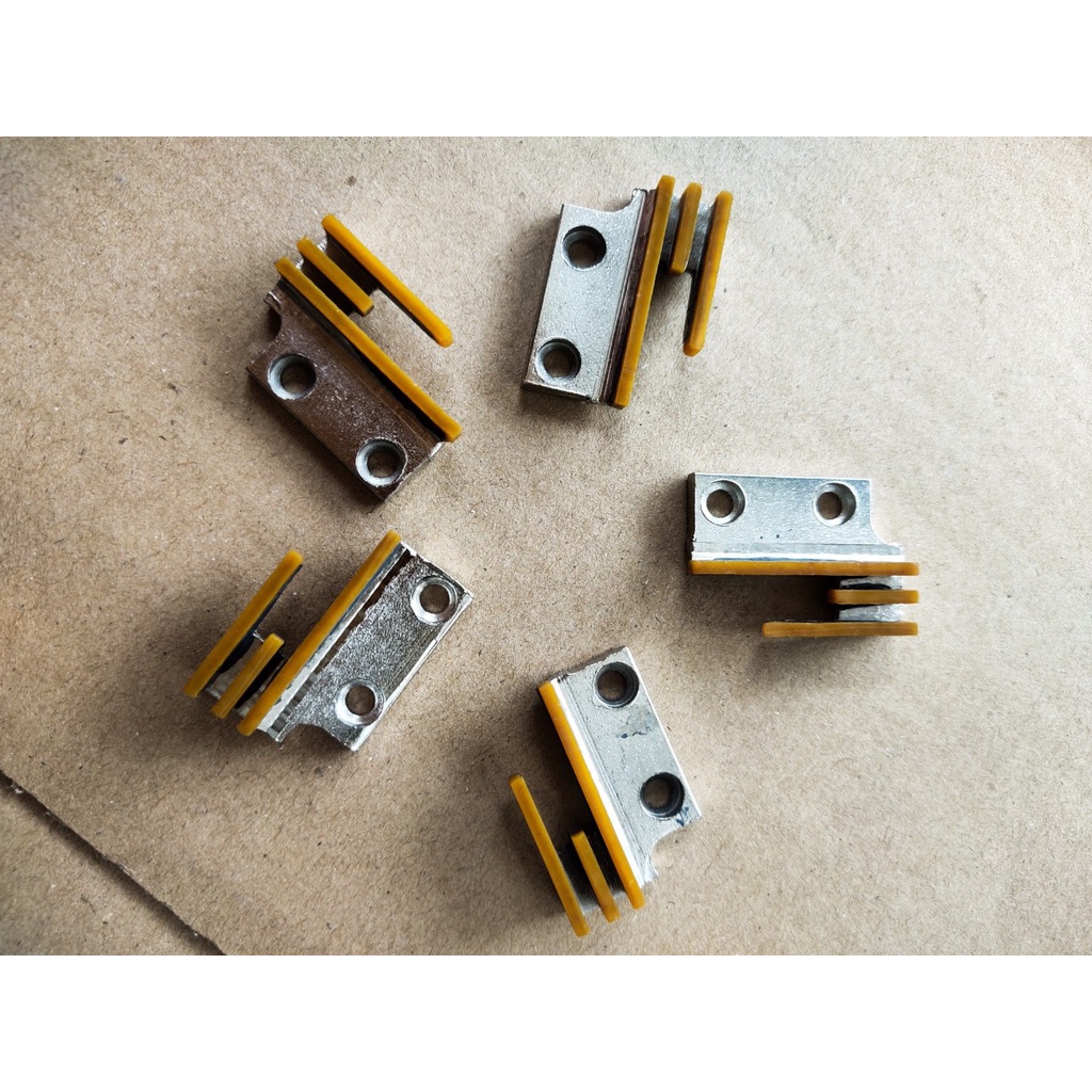 bàn lừa máy khâu 3 cầu nhựa không răng