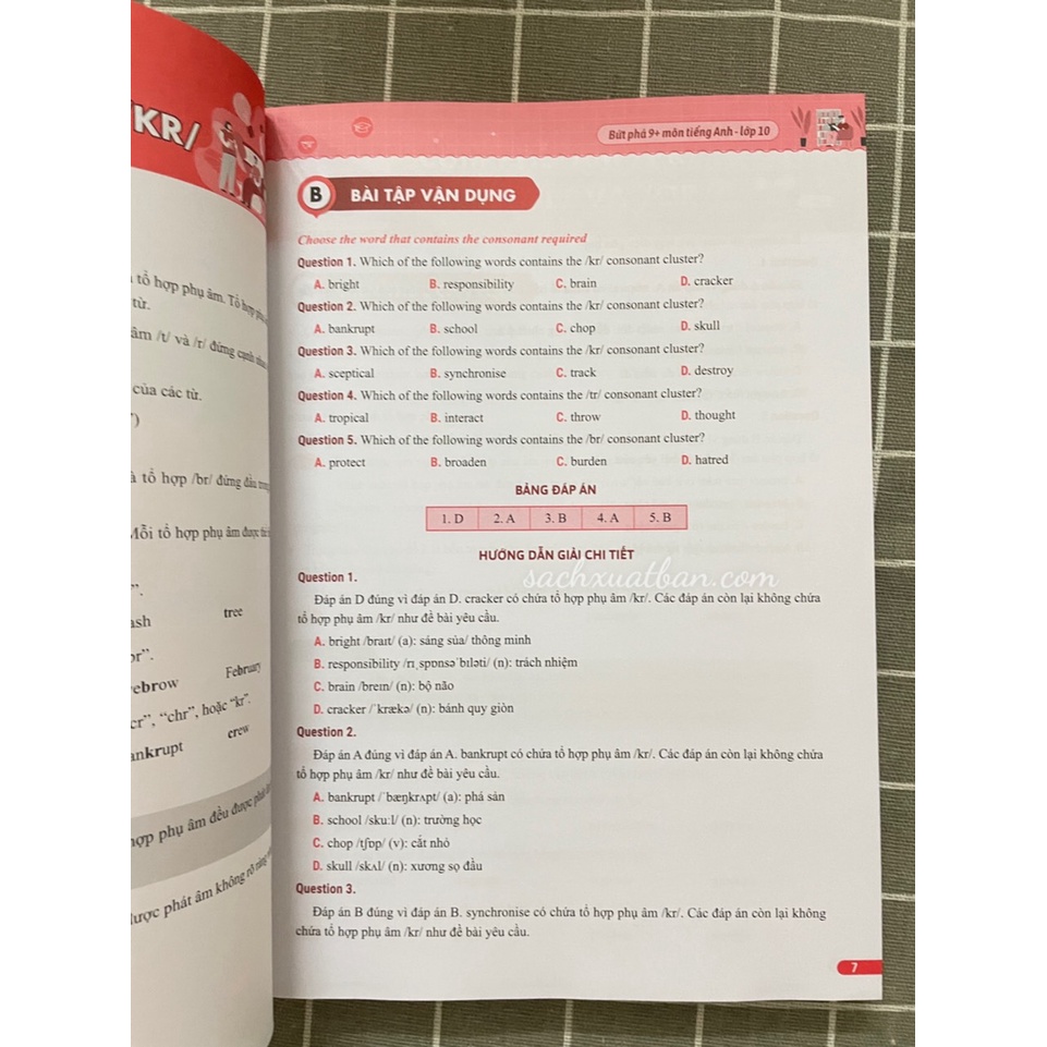 [Sách Chính Hãng] Sách Bứt phá 9+ môn Tiếng Anh lớp 10 (theo chương trình GIÁO DỤC PHỔ THÔNG MỚI) - NTbooks