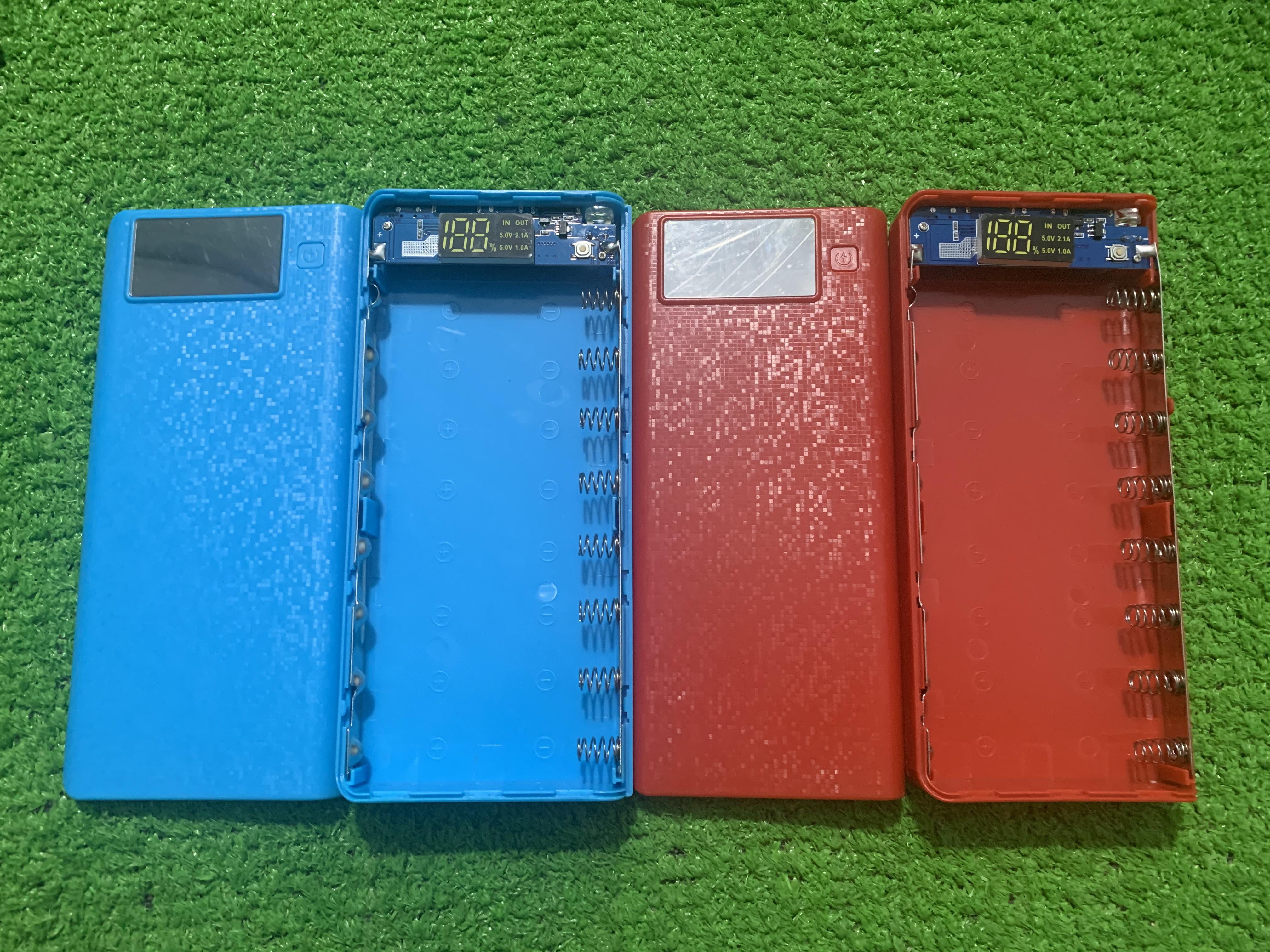 [HCM]Box sạc dự phòng 8 cell pin 18650 in Type C (Mẫu Mới 2024 ) Chống đảo cực khi lắp sai, có màn hình LED