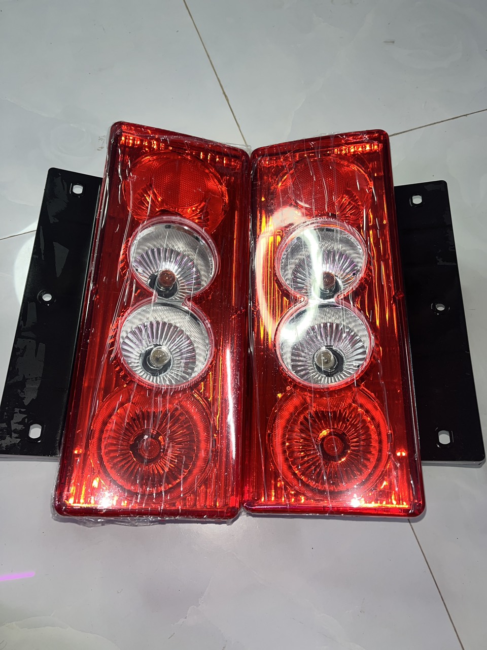 1 đôi đèn hậu lắp cho xe ô lin