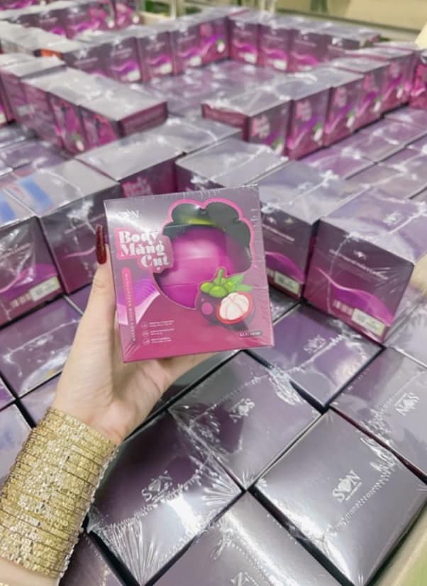 (MUA 1 TẶNG 1)KEM DƯỠNG TRẮNG DA BODY MĂNG CỤT