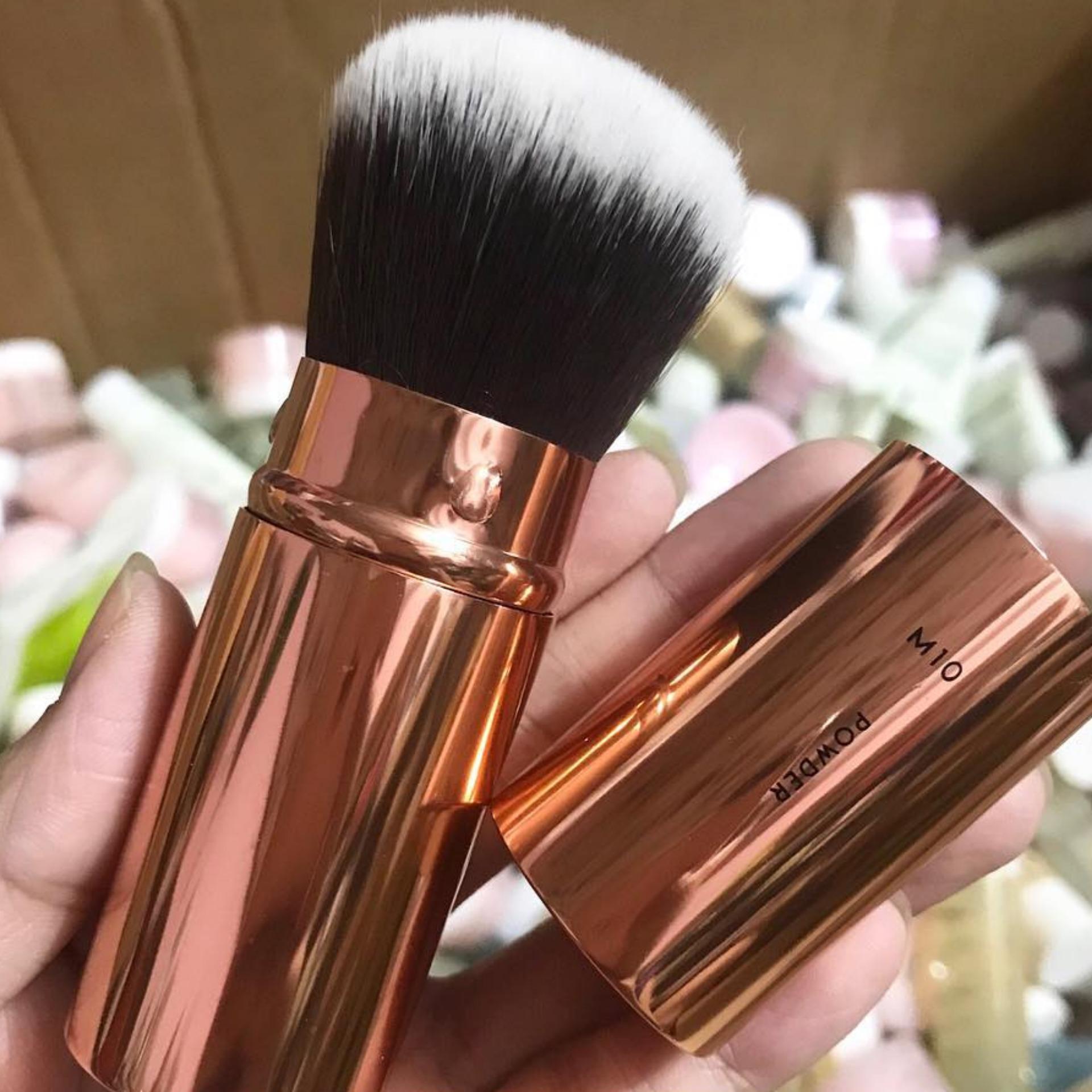 Cọ phủ dạng vặn có nắp Vacosi collection Pro-makeup M-10