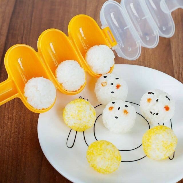 [Cửa tiệm sachichan] Dụng cụ lắc cơm, tạo viên cơm cho bé (kèm thìa)