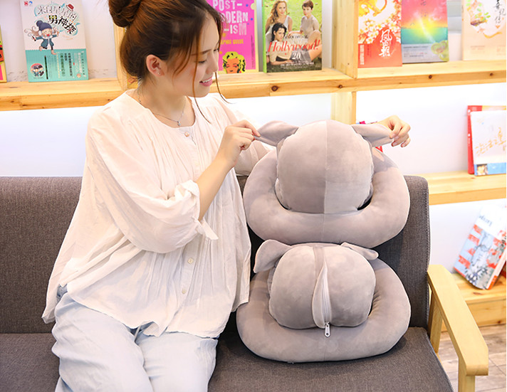 Gấu Bông Gối Tròn Đầu Heo Có Mền