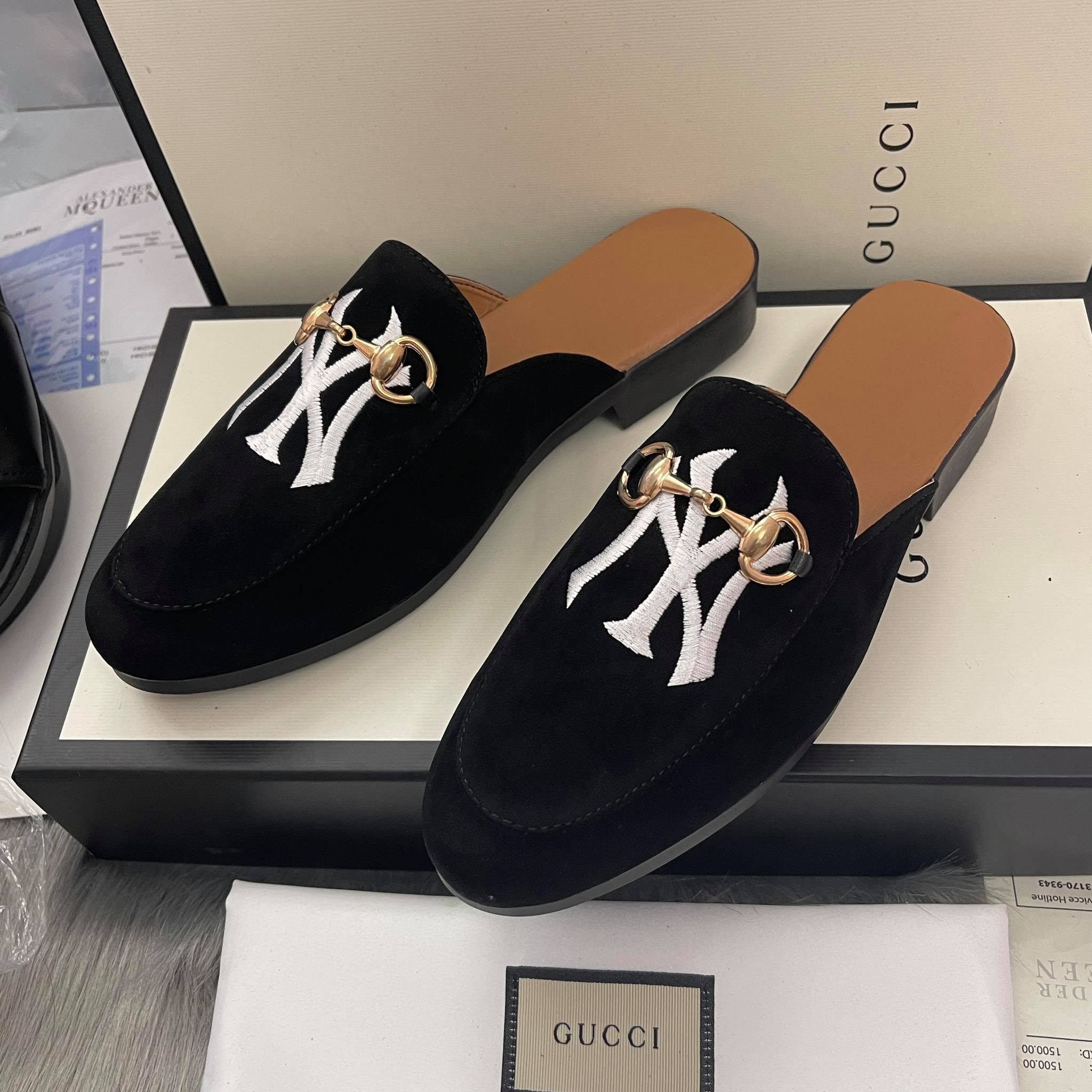 Sục da lộn thêu NY nam