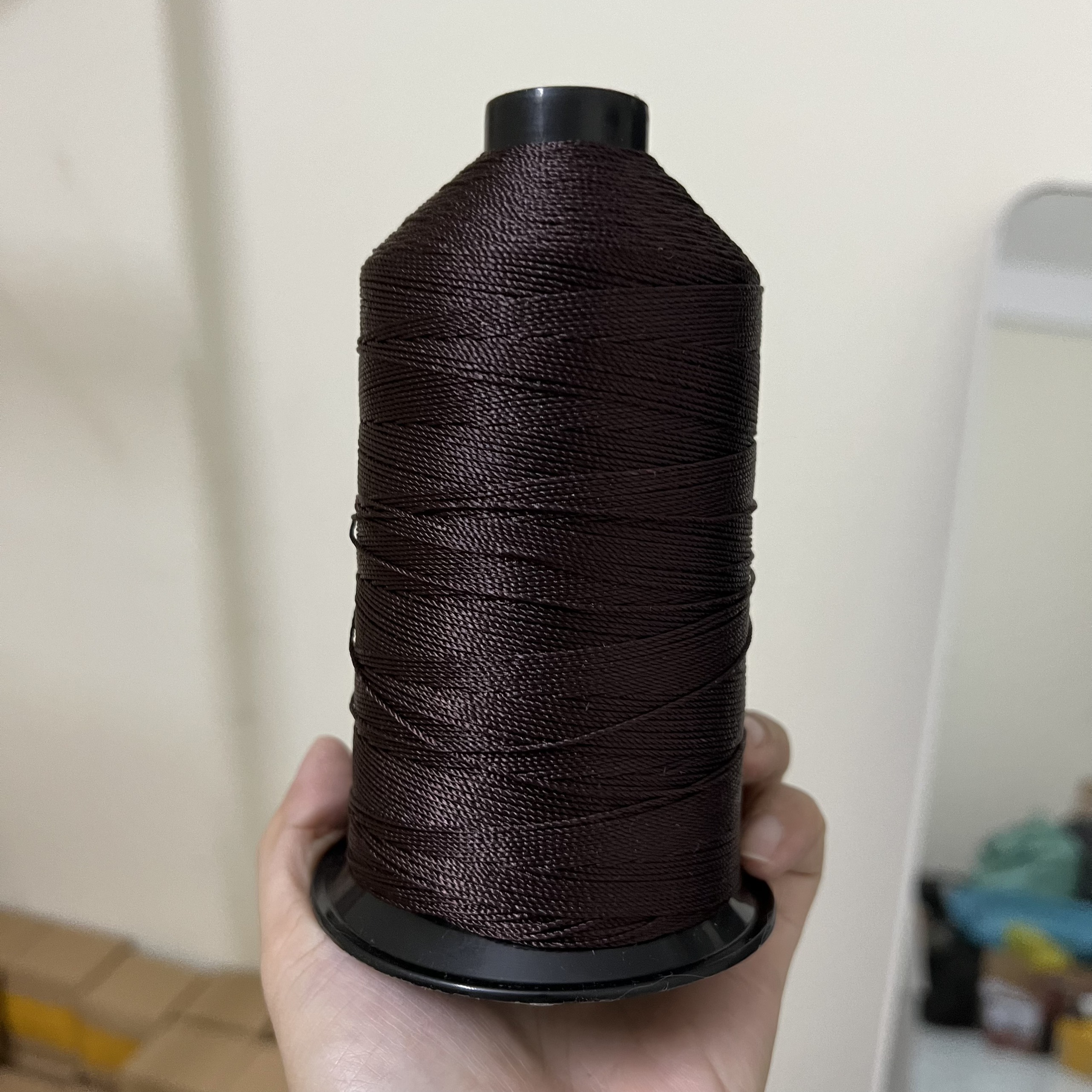 Chỉ khâu giày dép chuyên dụng (Màu nâu đất)