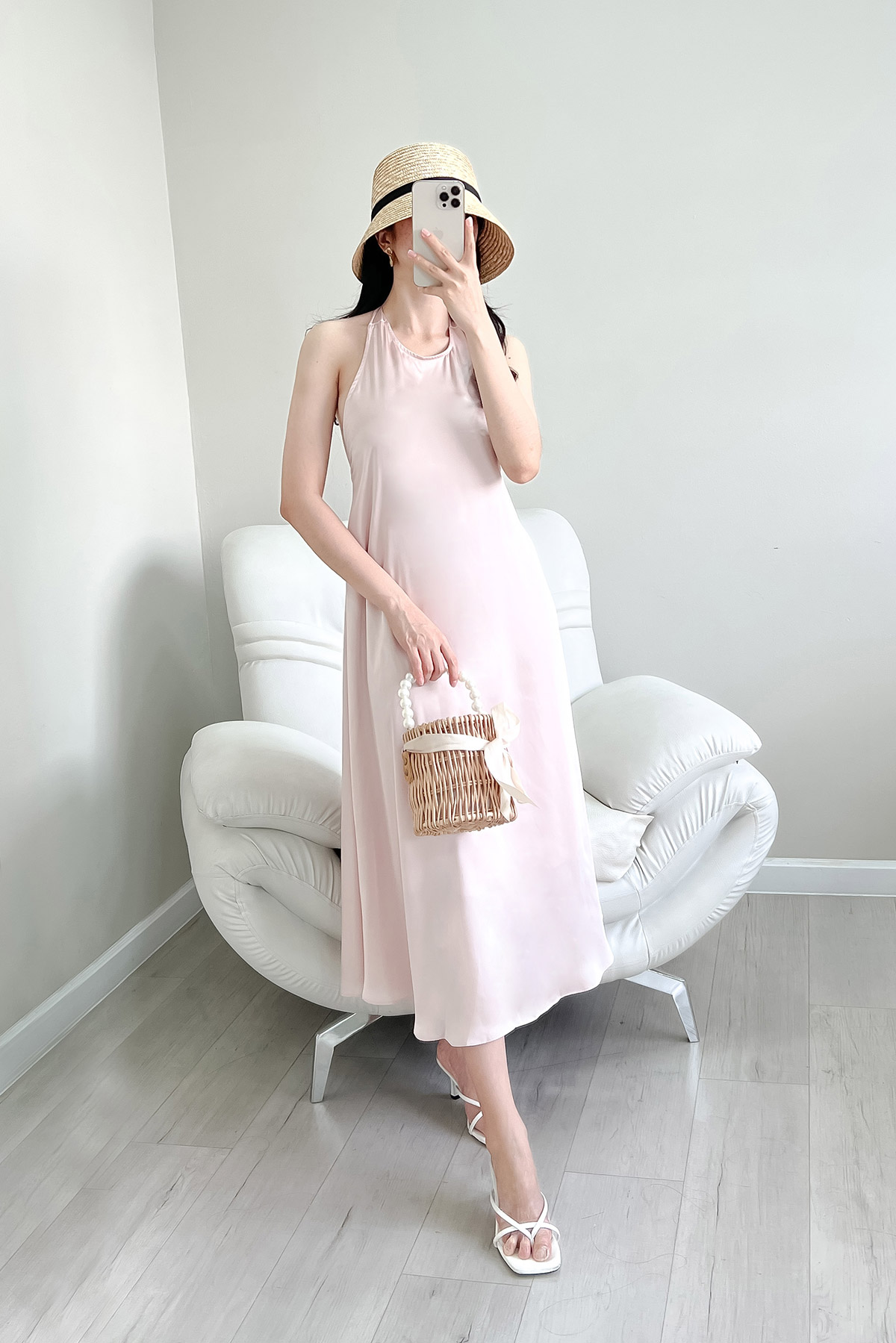 Đầm Maxi VIENTRAN Cổ Nơ Chun Eo VIENTRAN O63M22H001