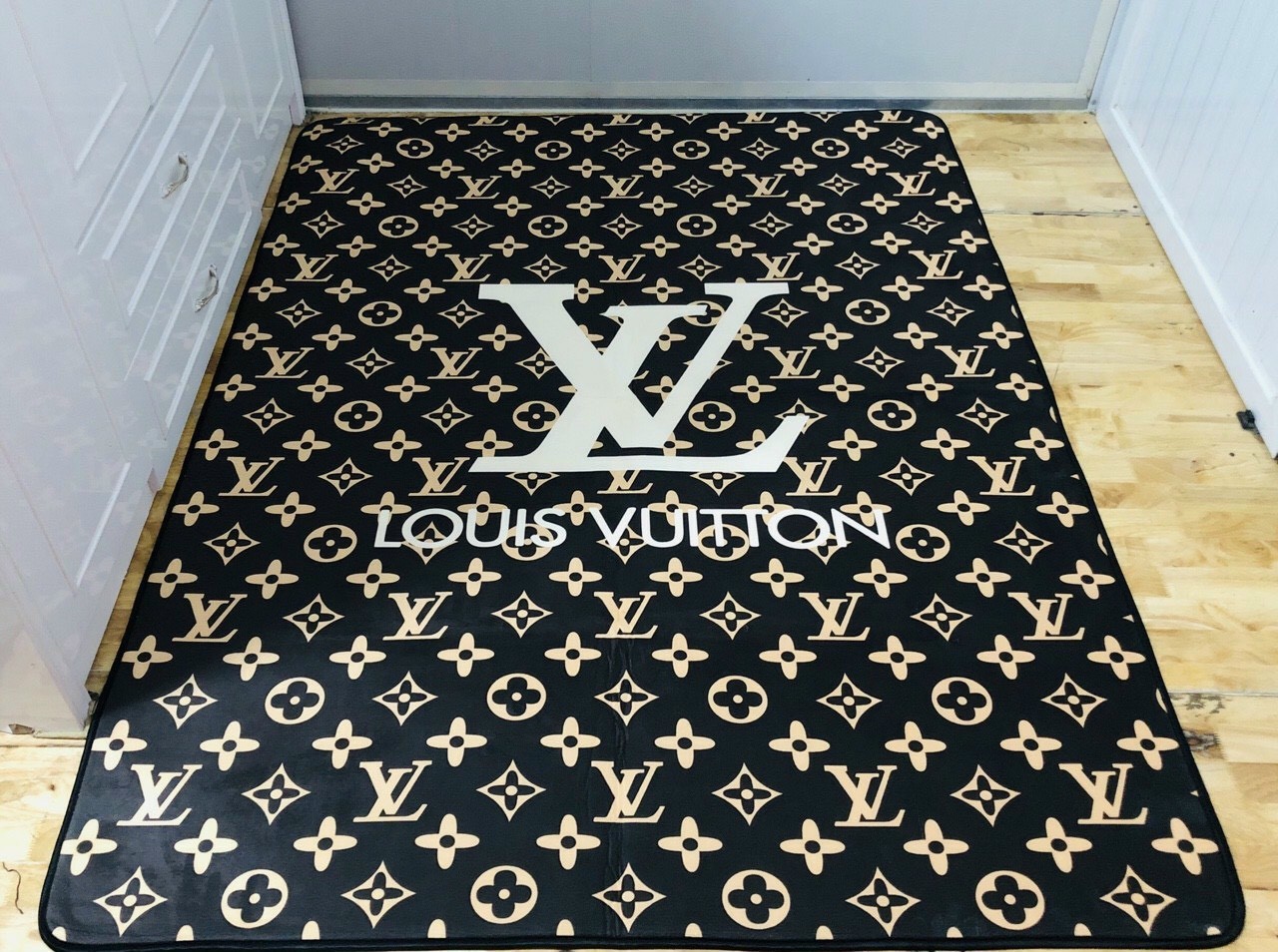 Thảm nhung trải sàn loại 1m6 x2m mẫu LV  nâu