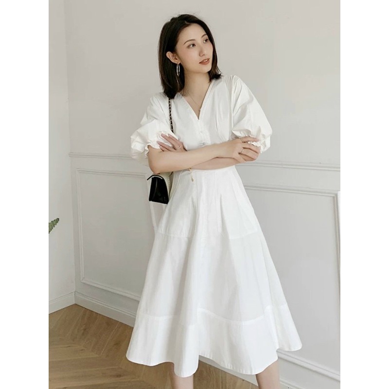 Đầm trắng cổ V tùng xoè