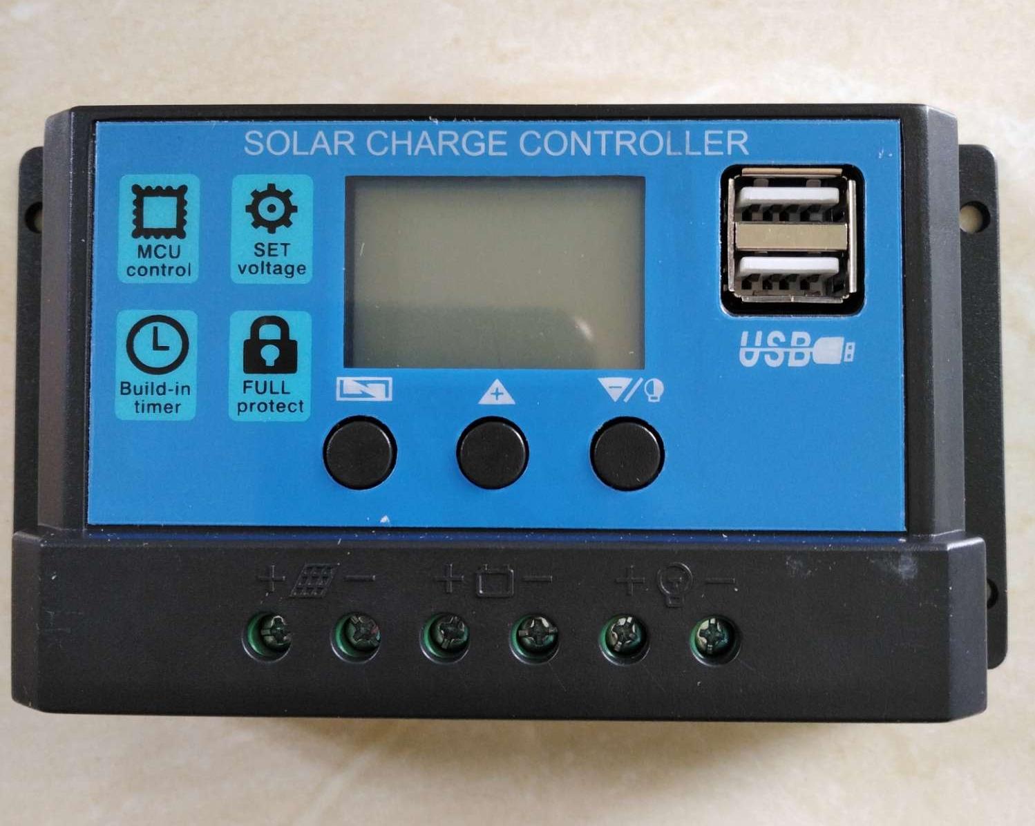 Điều khiển sạc pin mặt 50A