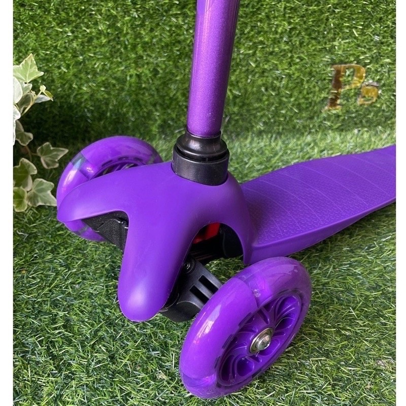 Xe trượt Scooter  3 bánh phát sáng (hkm pediasure & grow)