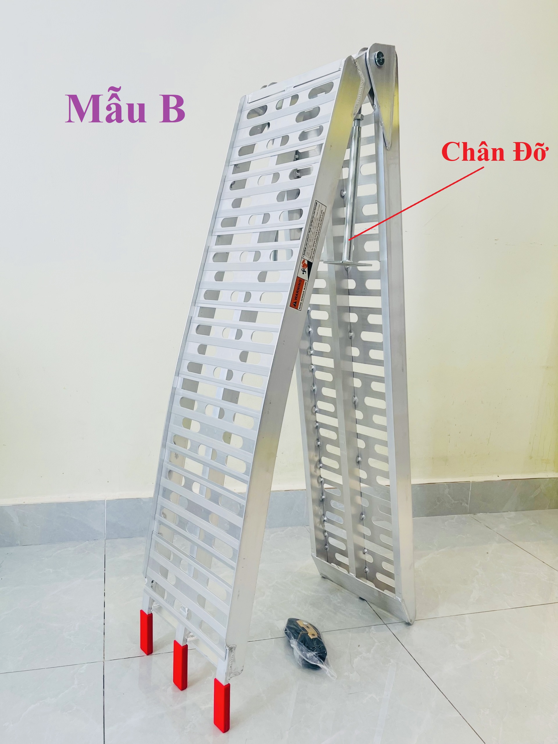 THANG DẪN XE MÁY LÊN XE BÁN TẢI