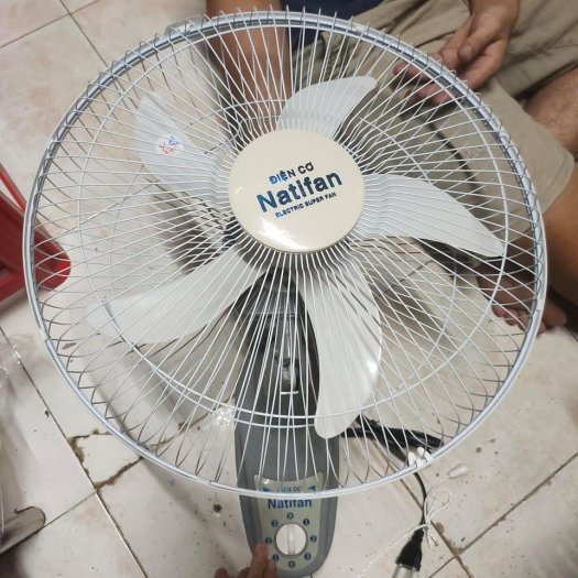 Quạt treo tường 1 dây Natifan B405