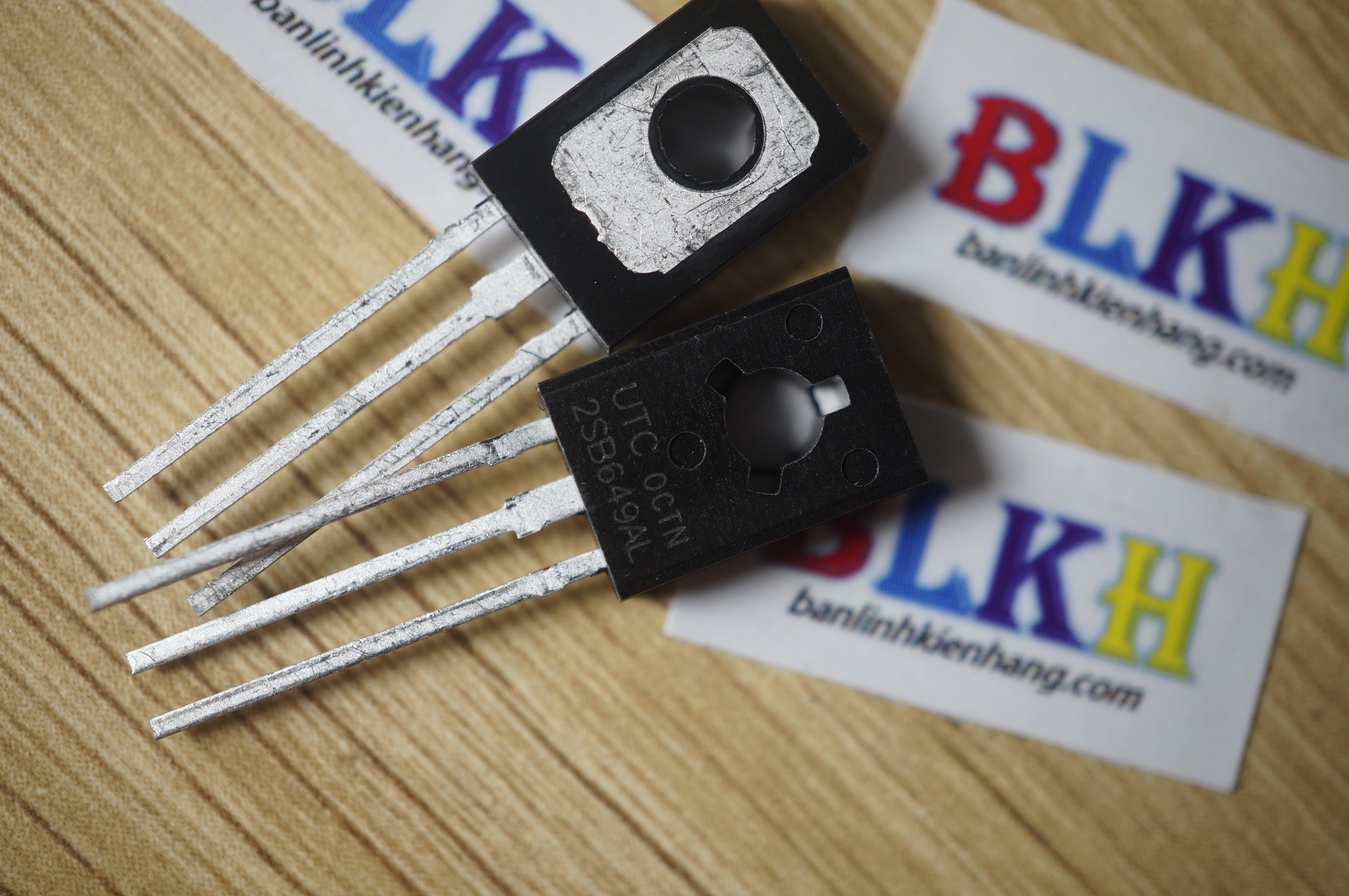 5 ic transistor pnp 2sb649al 2sb649 b649 649 120v 1.5a to-126 chính hãng utc