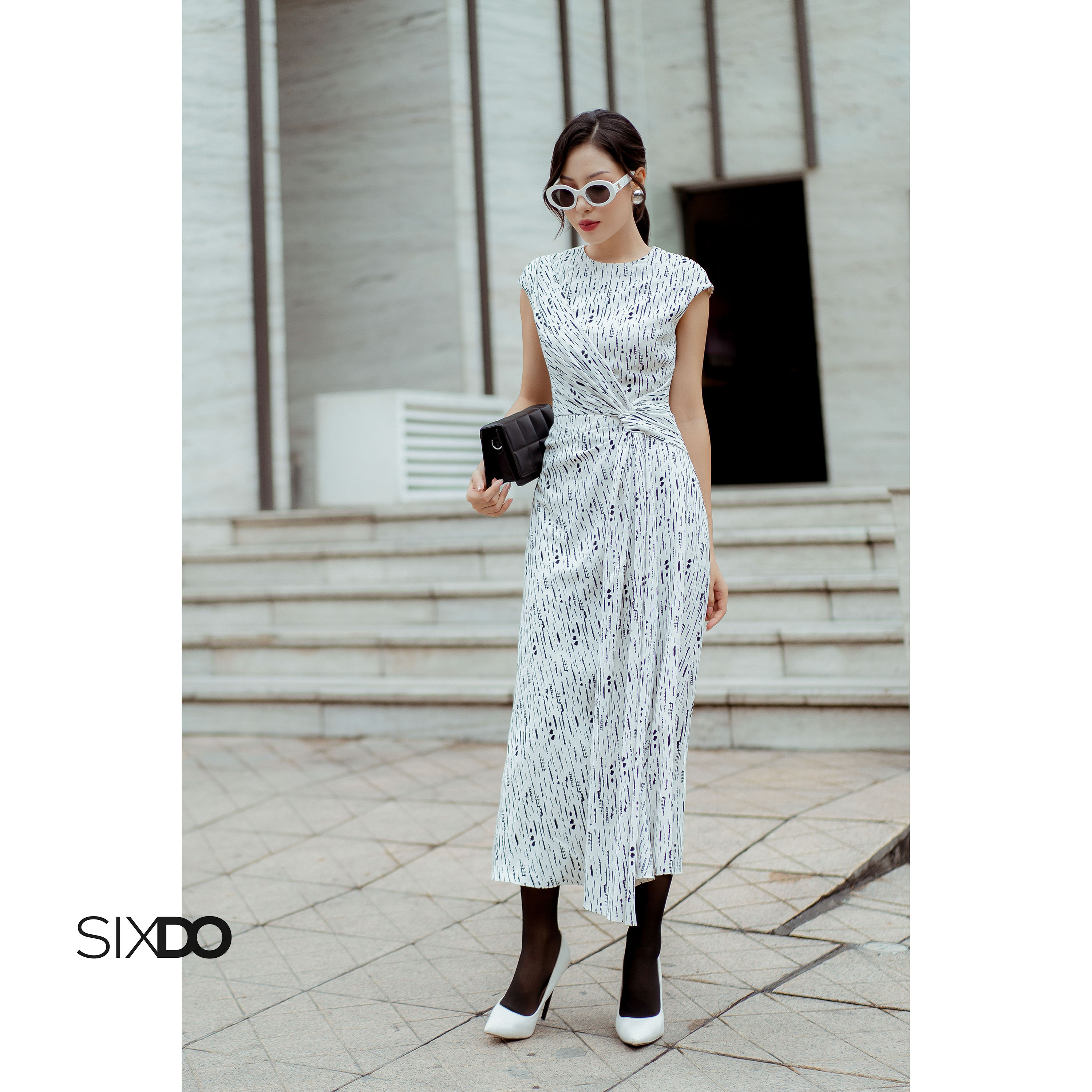 Đầm lụa cổ tròn sát nách SIXDO (Light Cream Sleeveless Midi Silk Dress)