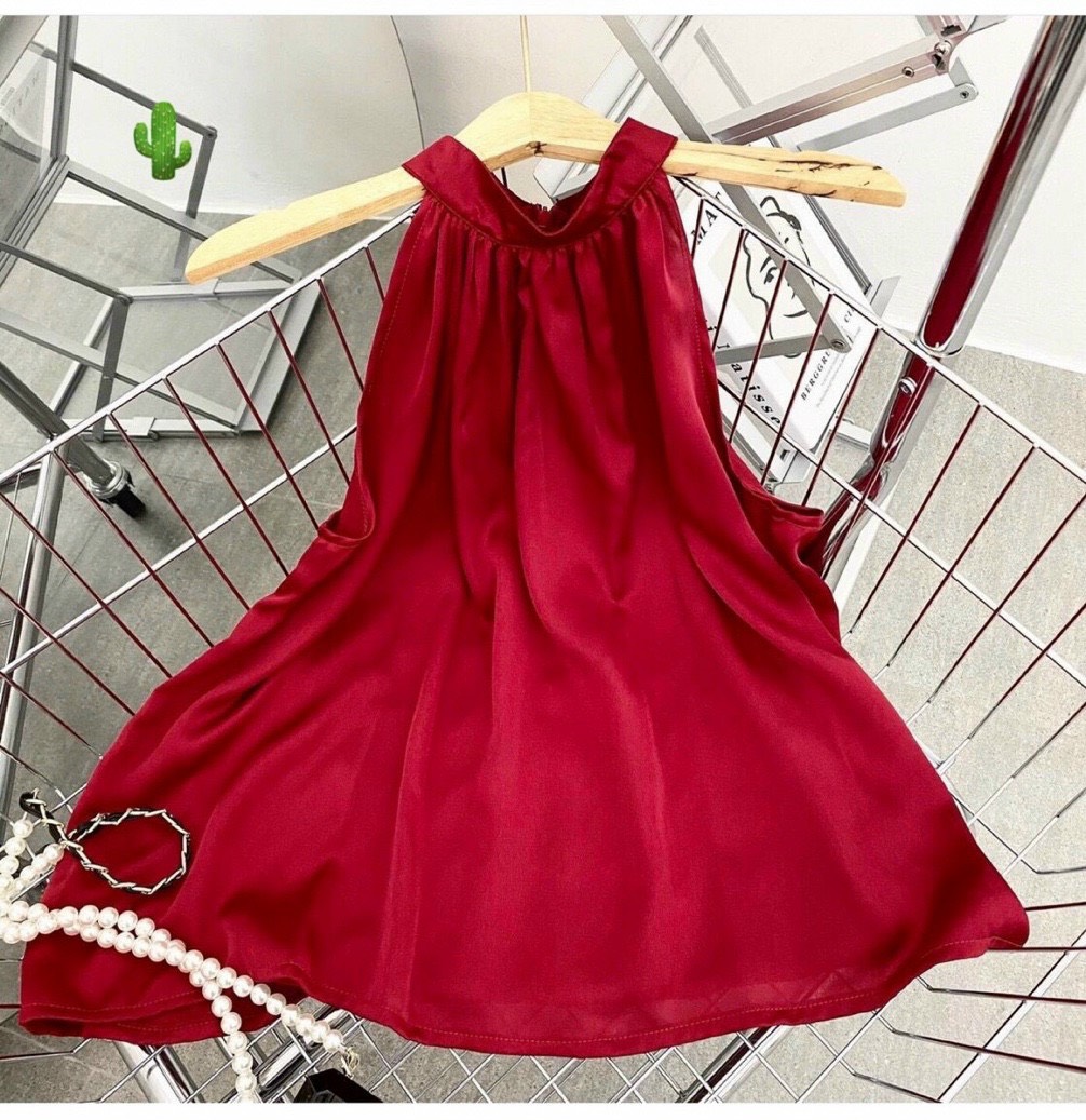 Áo kiểu yếm xòe sát nách cực xinh , chất phi lụa mềm mịn mát