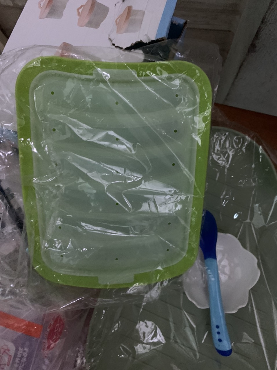 Khuôn làm xúc xích ăn dặm cho bé
