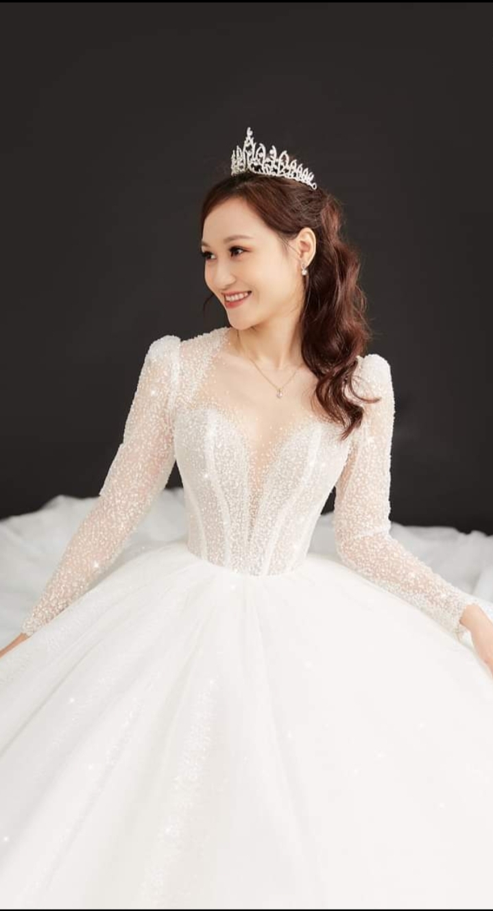 Váy Cưới xoè bồng 360° phủ kim sa