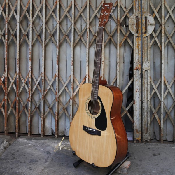 Đàn guitar acoustic Yamaha F310 chính hãng có giấy chứng nhận yamaha f310 vinaguitar tặng full 12 phụ kiện
