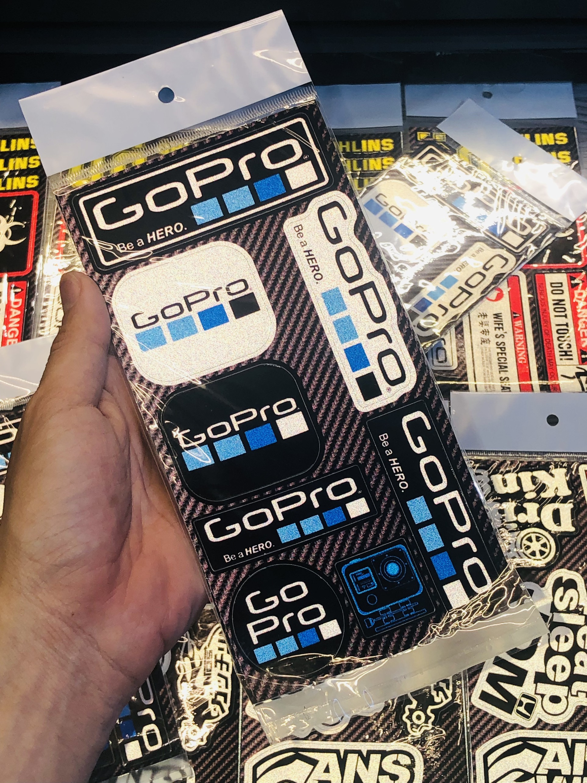 Tem Logo Sticker GoPro Kèm Móc Khóa