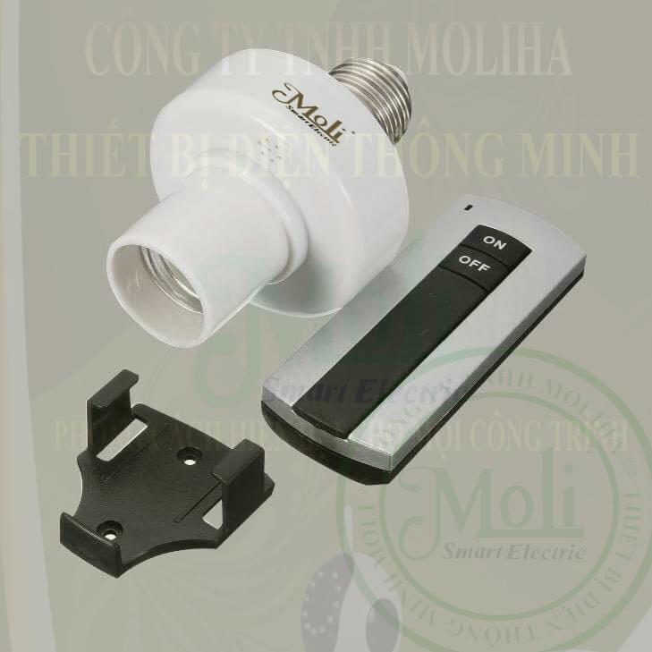 [HCM]ĐUÔI ĐÈN CÓ REMOTE ĐIỀU KHIỂN TỪ XA