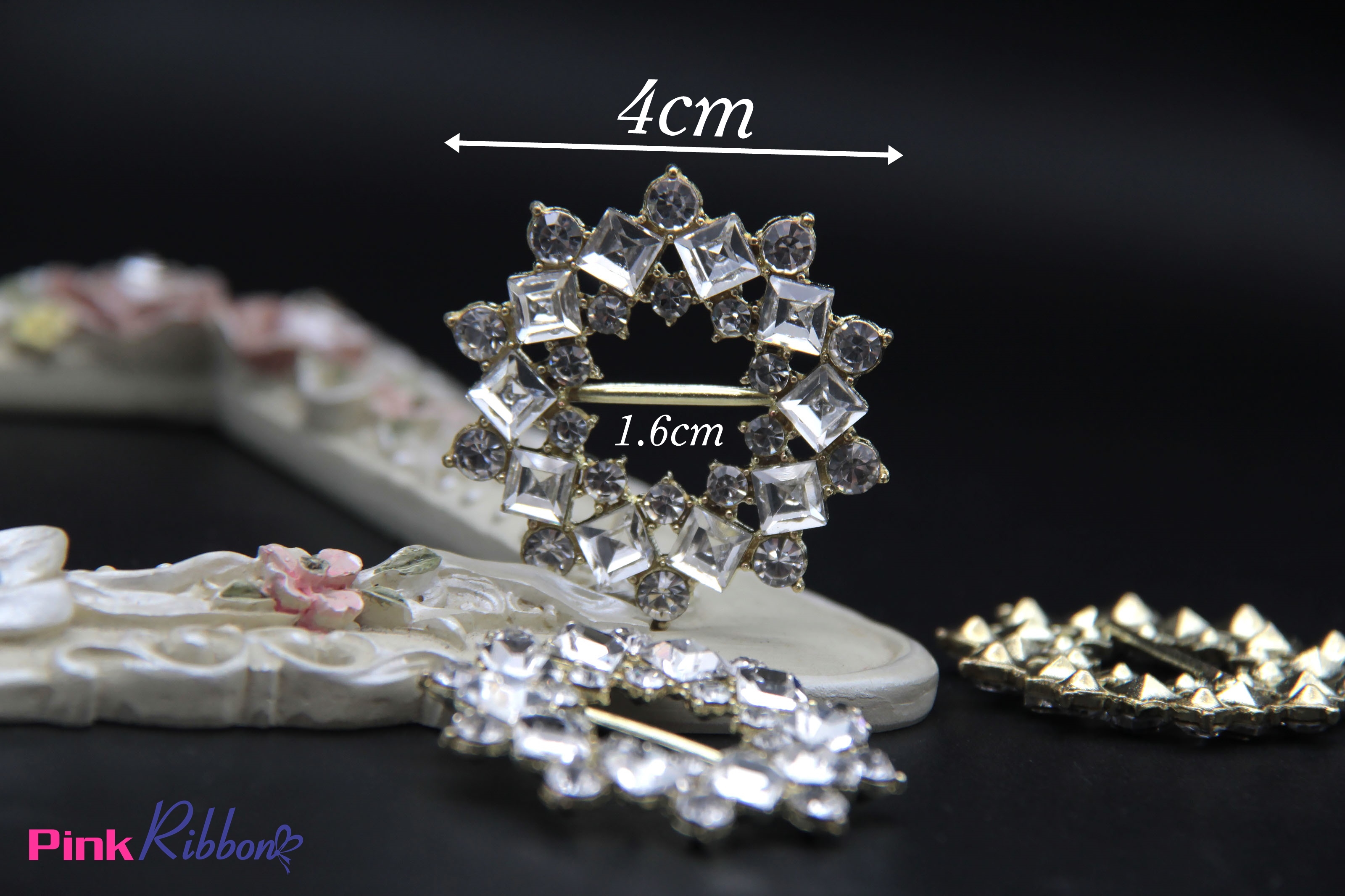 Khoen tròn đá vuông 3.8cm