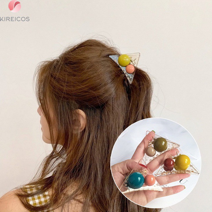 [HCM]Kẹp Tóc Càng Cua Tam Giác Gắn 2 Viên Bi – Màu Ngẫu Nhiên - kireicos