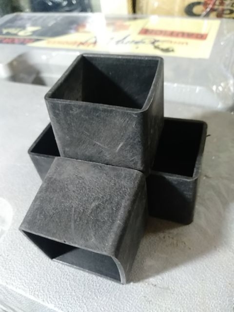 32 chiếc Chụp cao su bọc chân bàn ghế 3cm x 3cm