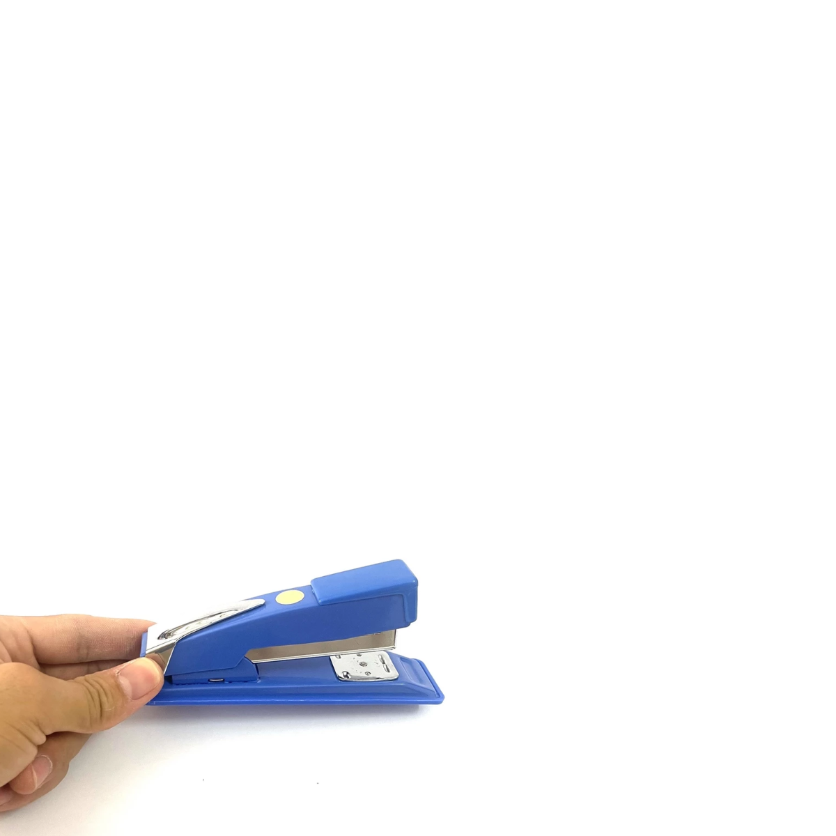 Bấm Kim No.3(24/6) Eagle 206A Giao Màu Ngẫu Nhiên