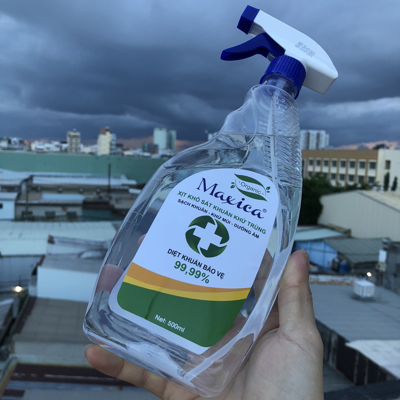 Nước rửa tay kháng khuẩn vòi xịt phun sương 500ml