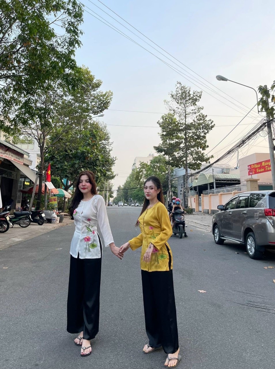 ÁO BÀ BA THÊU HOA SEN LỤA TƠ TẰM