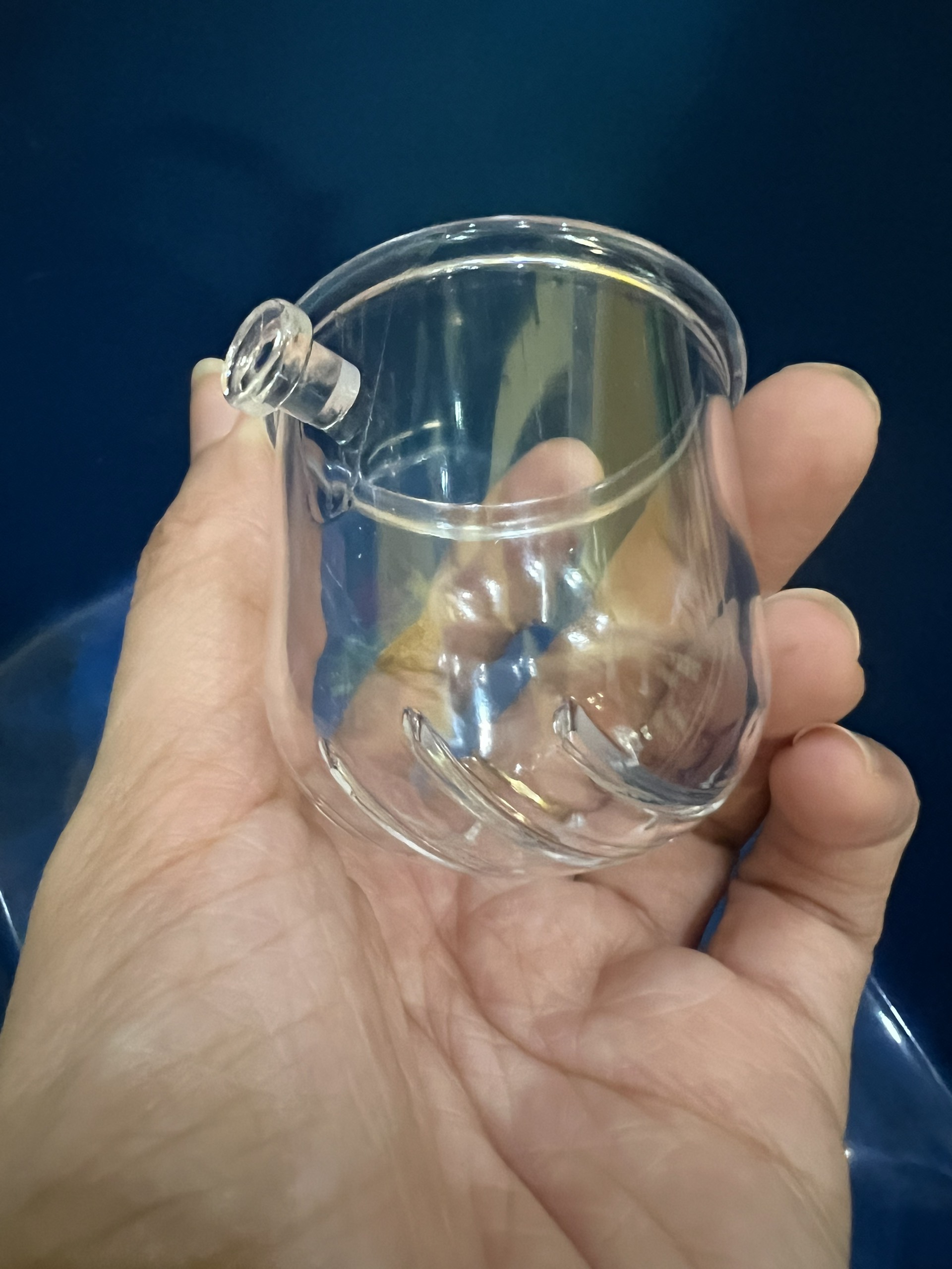 Cốc mica đựng trùn chỉ, trồng cây thủy sinh