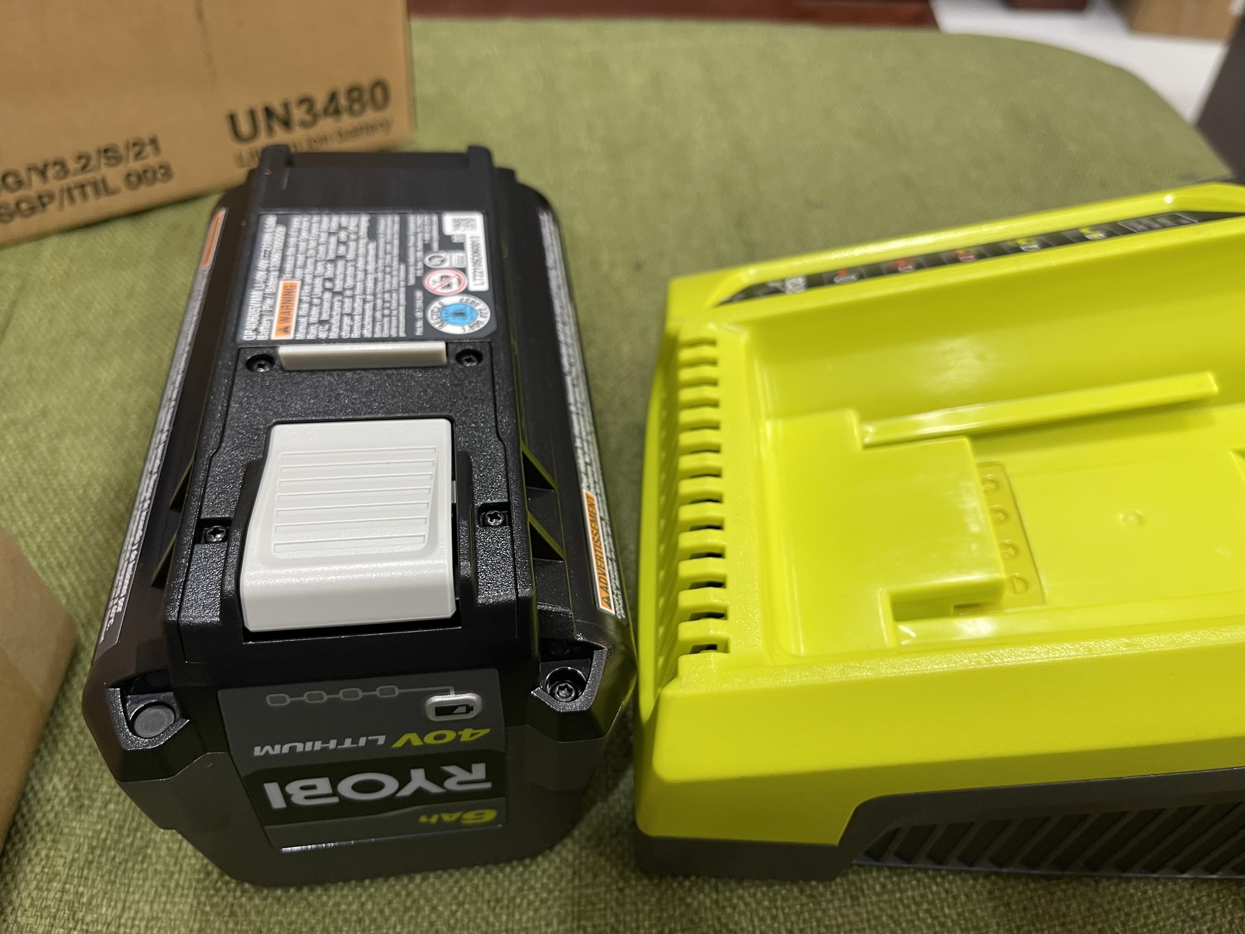 Pin ryobi 40v 6Ah new 100% va sac nhanh