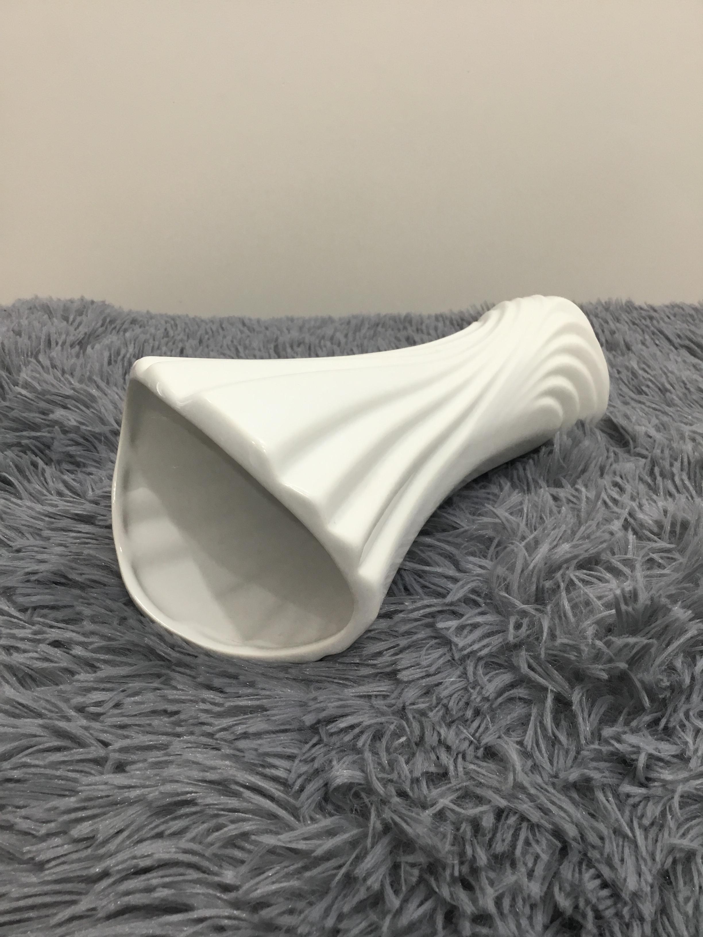 Large Coral Flower Vase - 12X9.5X22 cm - Cuong Phat Ceramics - High Quality Vietnamese Products