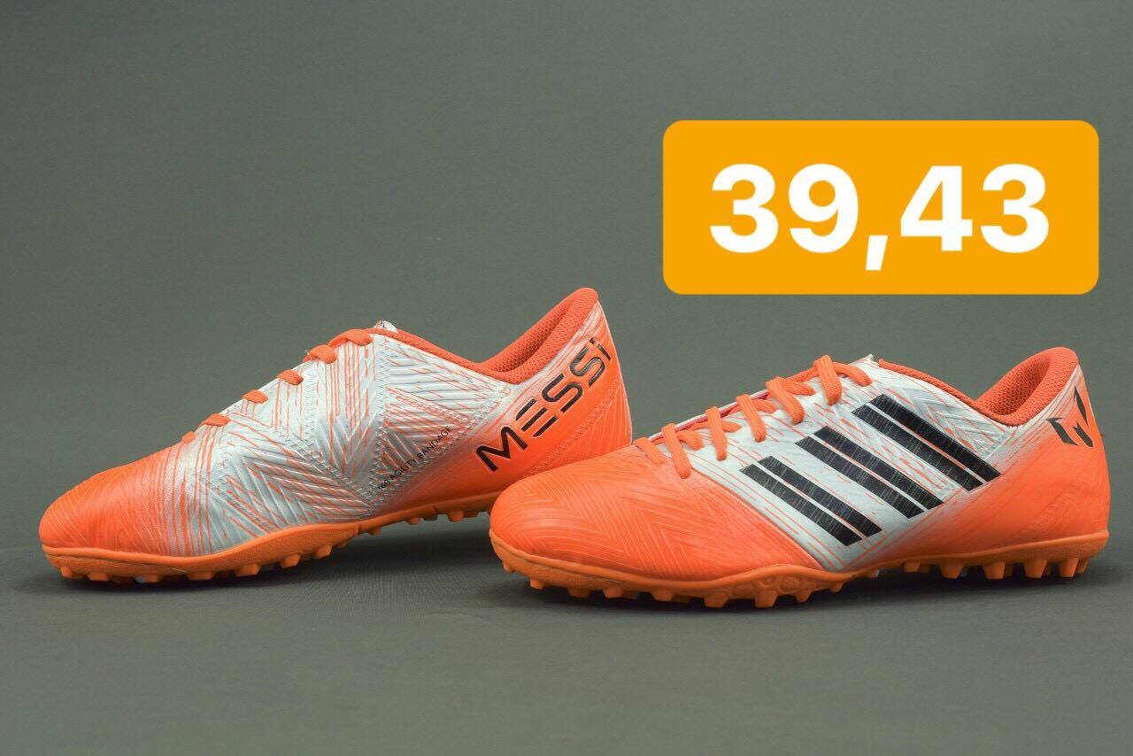 Giày bóng đá Messi