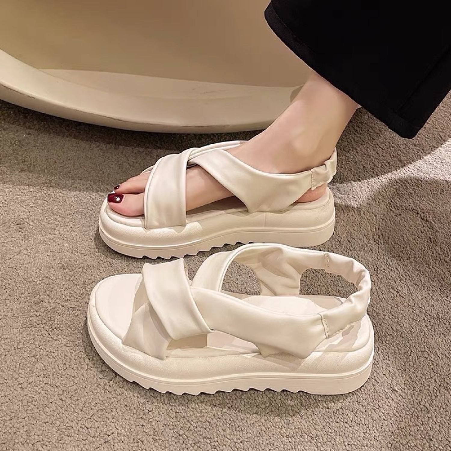 Sanđal nữ Đế Cao 5 cm Chất Da Siêu Mềm Đẹp Mới [BỀ NGANG CHÂN BẠN MỎNG BẠN ĐẶT LÙI XUỐNG 1 SIZE Ạ ]
