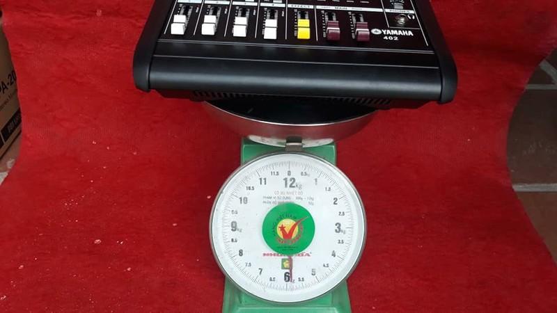 Mixer bàn Yamaha-402