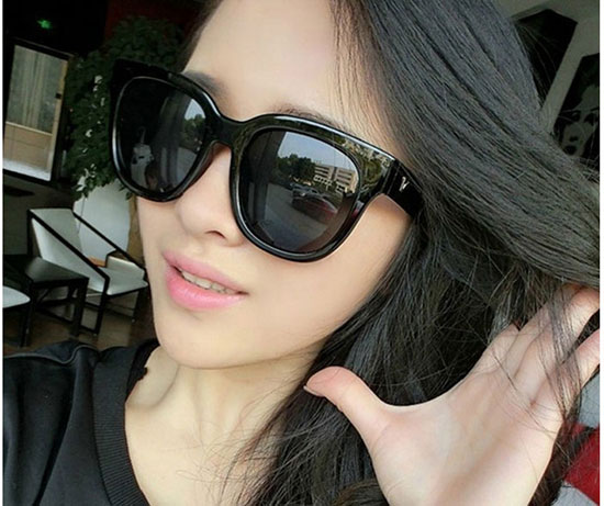 [HCM]MẮT KÍNH CHỮ V TRÁNG GƯƠNG - V