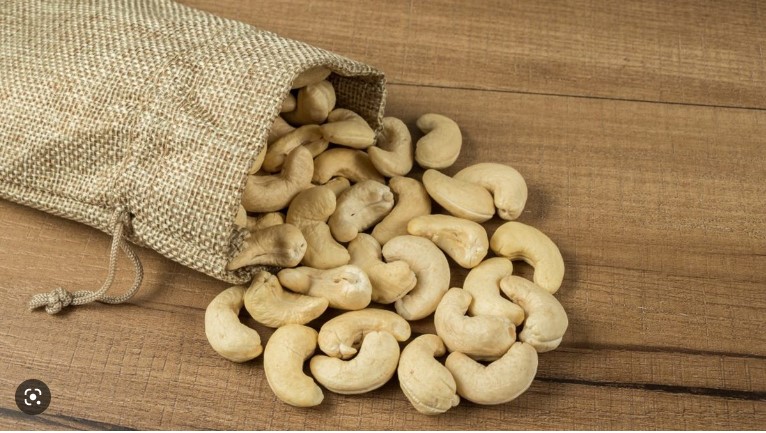 Hạt điều tách vỏ nguyên hạt 500g