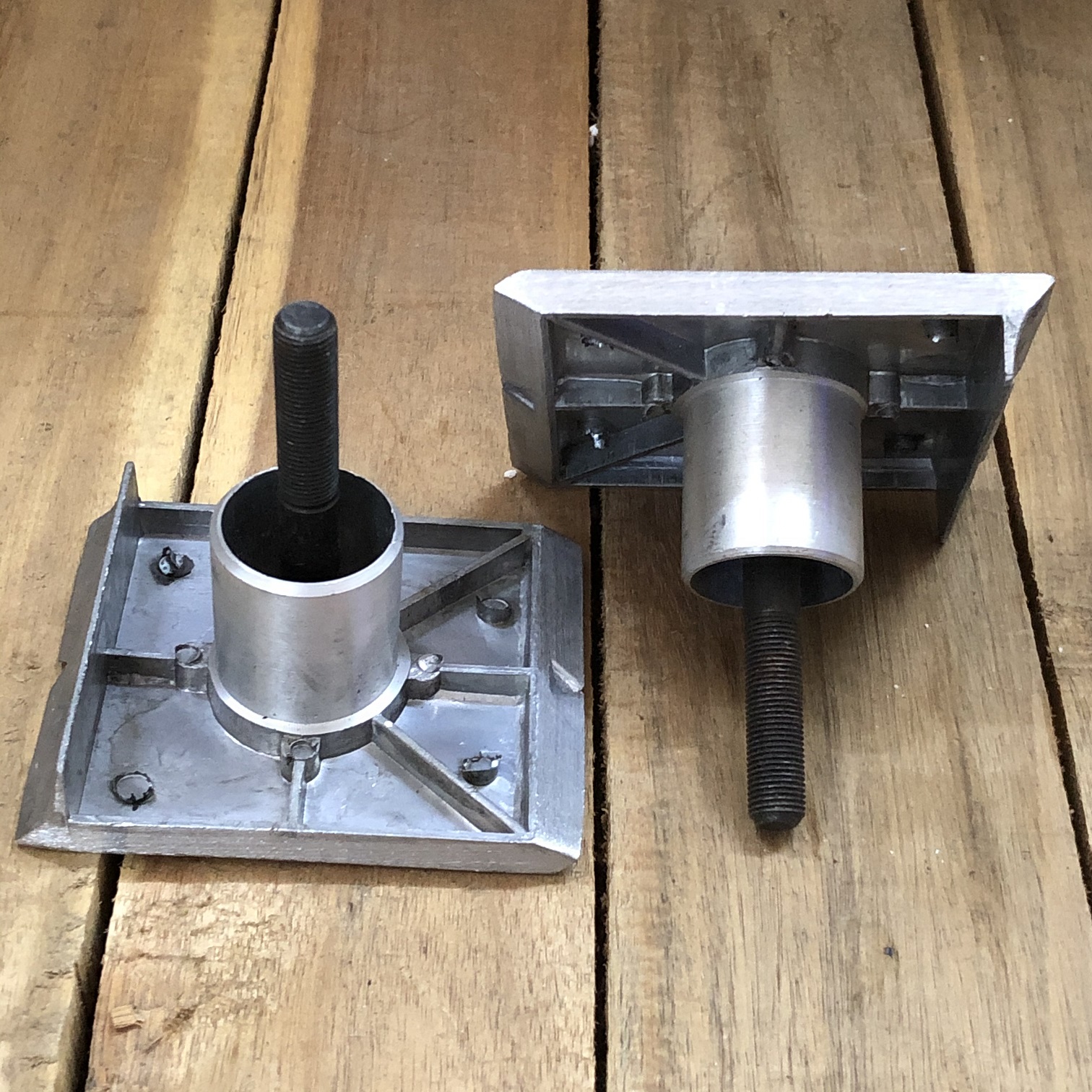 (Front Base) Đế trước máy bào gỗ 82mm có cọc ren 9mm