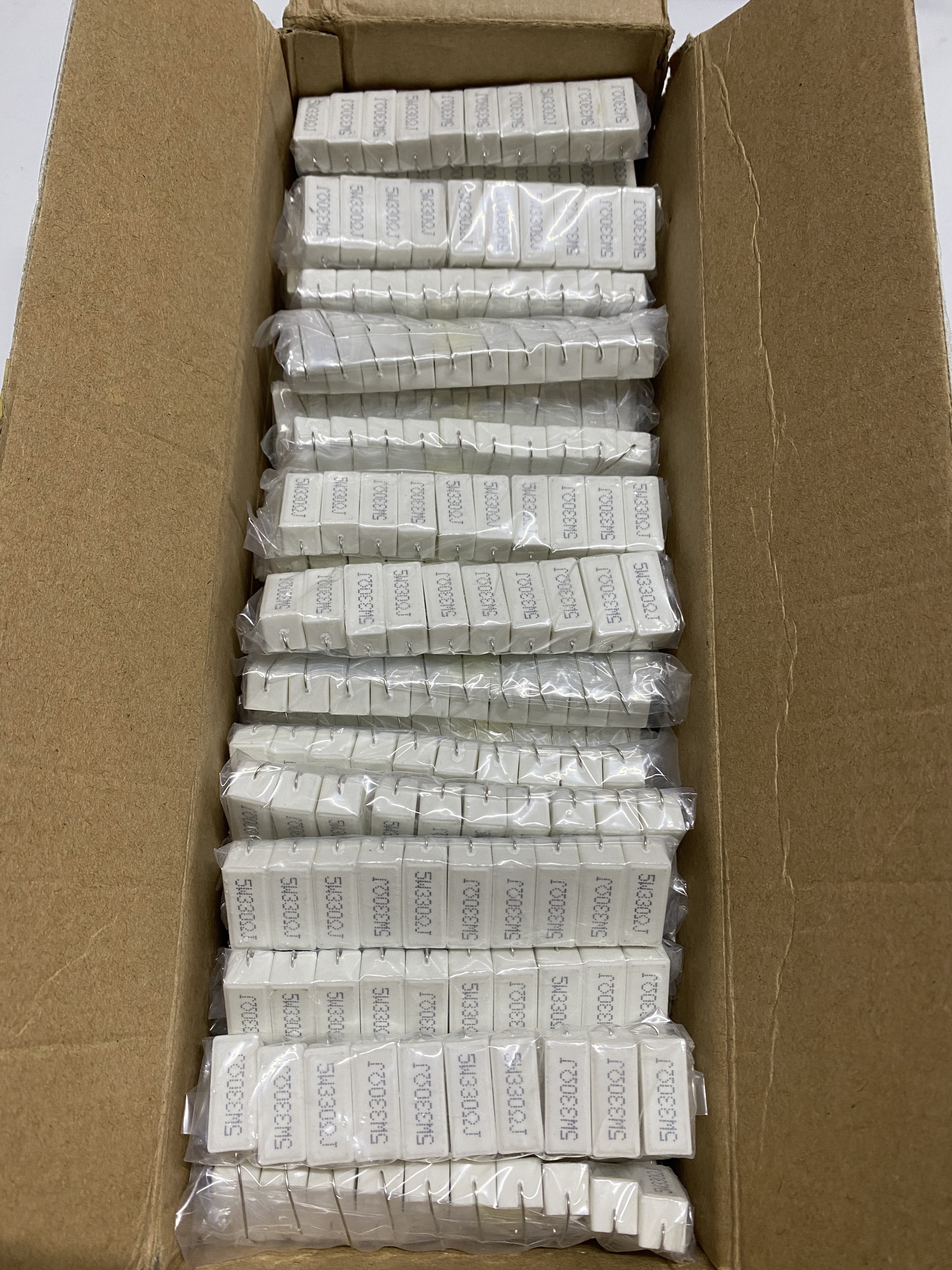 Combo 10 con điện trở cắm sứ trắng 5W +- 5% dáng nằm