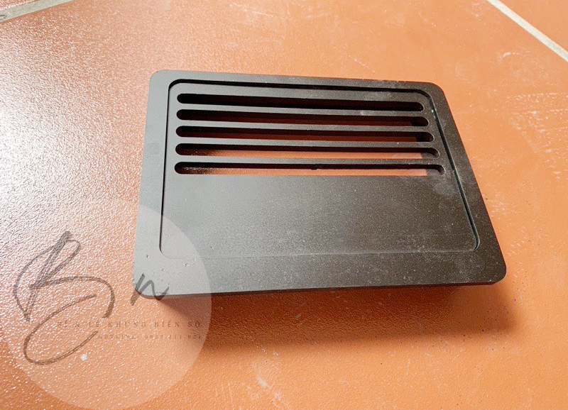 Đế gò biển số xe máy - Mặt phẳng và mặt âm