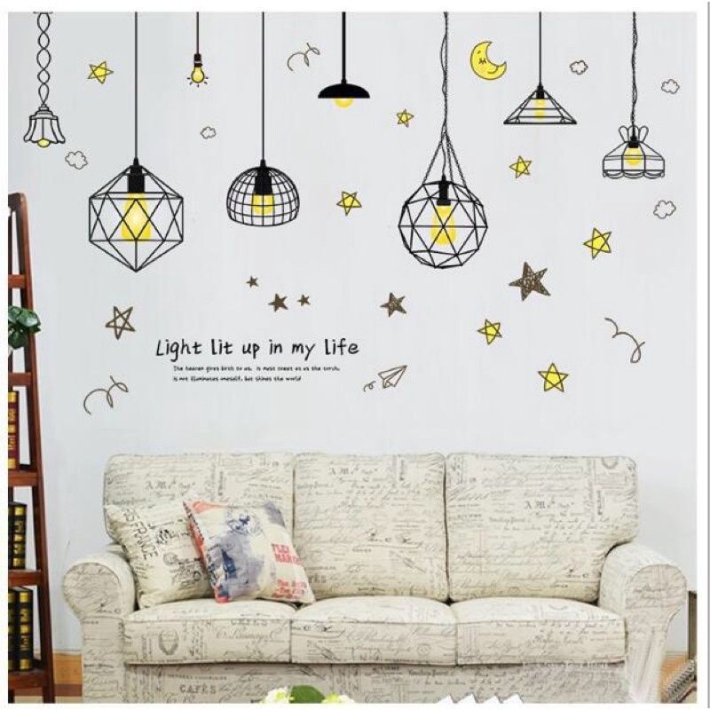 Decal dán tường cửa sổ và đèn vàng