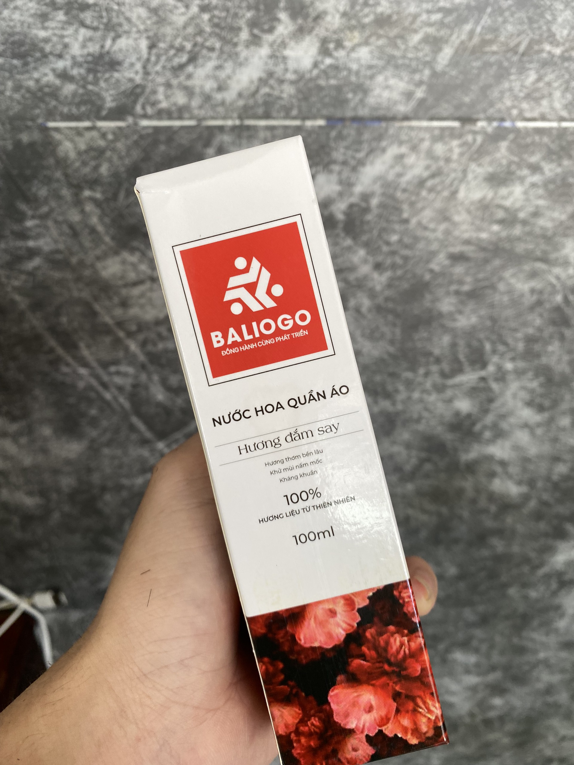 Xịt quần áo, xịt phòng