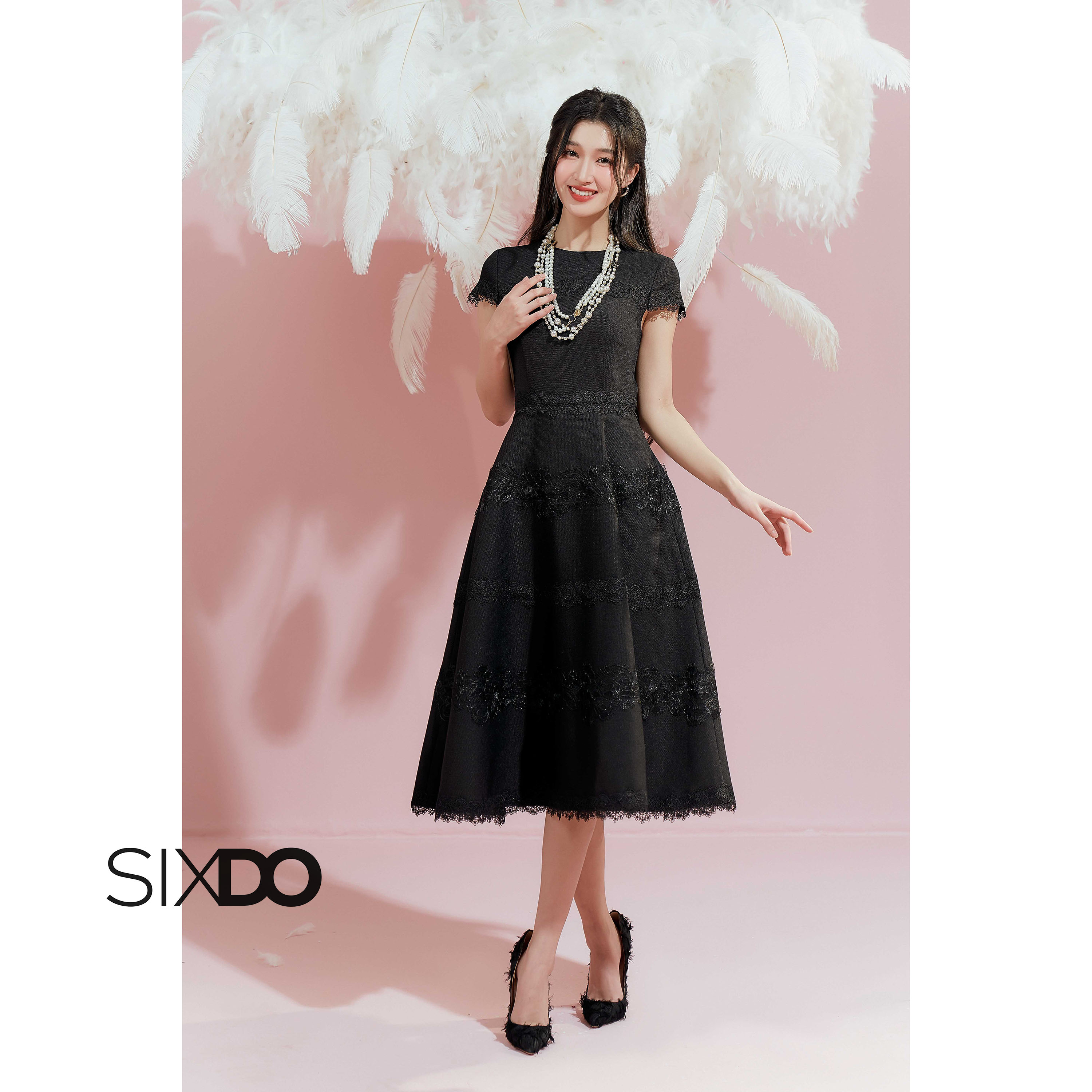 Đầm thô đen dáng xòe SIXDO (Black Short Sleeves Midi Raw Dress)