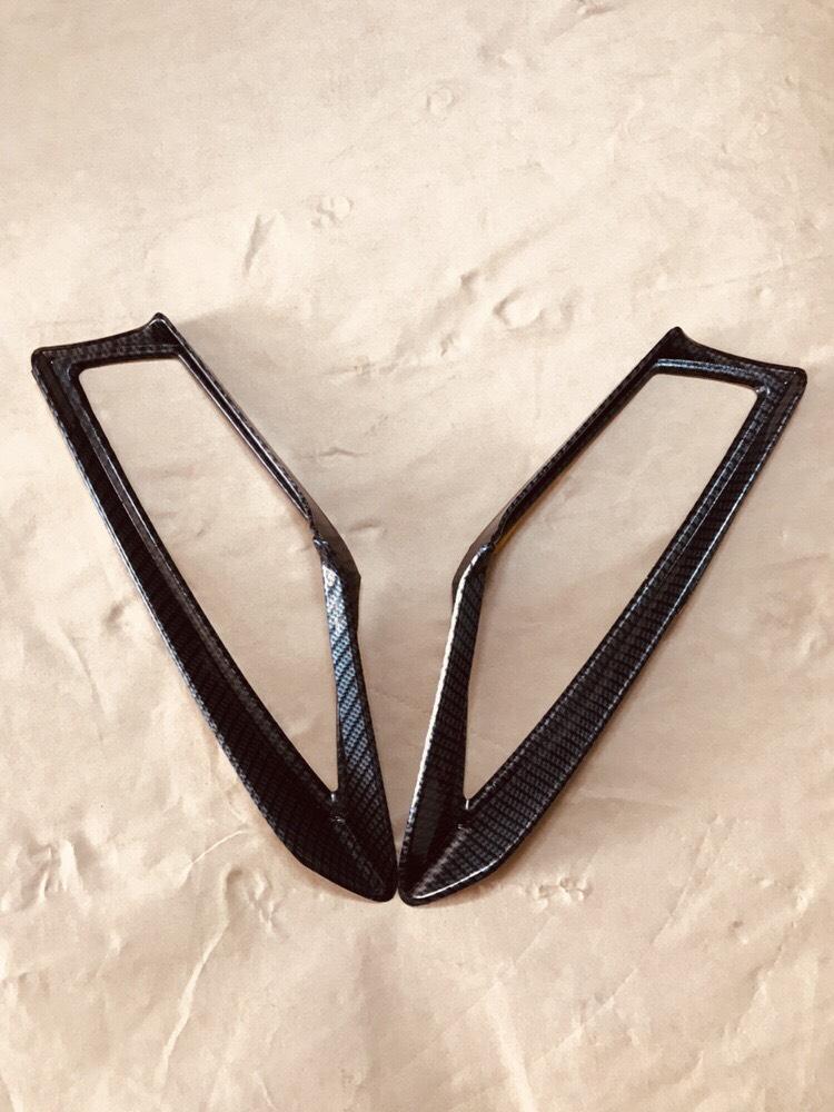 ỐP ĐÈN PHA TRƯỚC SƠN CARBON, Vario 150 đời 2018-2019