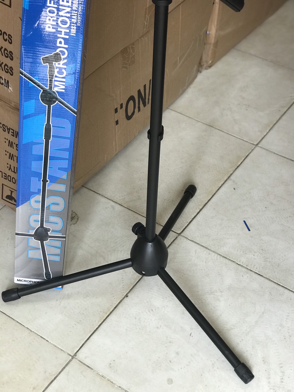 Chân mic cao Pro microphone stands